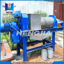 High-efficiency wide usage screw press dehydrator